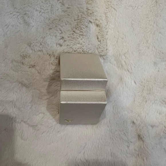 Ring box - Picture 2 of 2